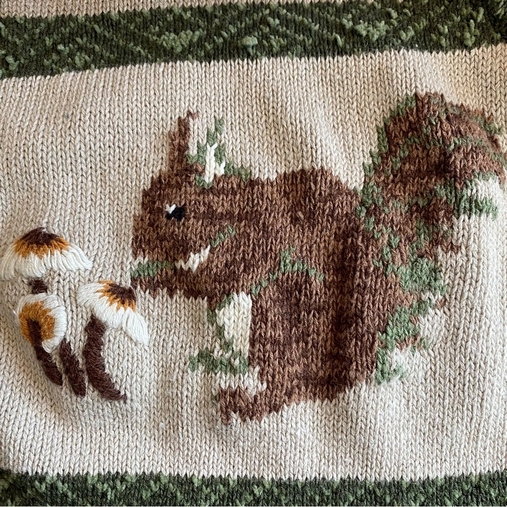 Northern Reflections Vintage Fall Acorn Owl Squirrel Button Front Sweater Vest - Picture 7 of 11